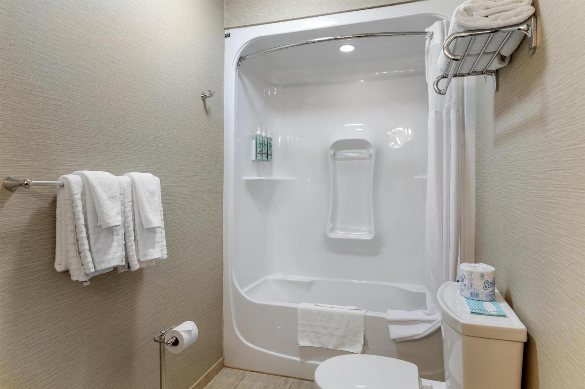 Queen Room Two Queen Beds Pet Friendly or Non-Smoking